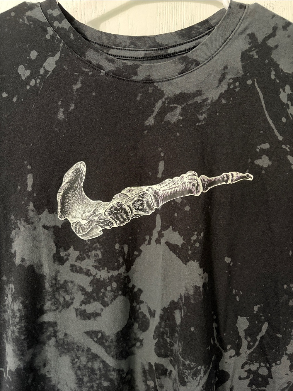 Nike Dri-Fit NWOT Men’s Black Running Division Graphic Skeleton Bone Tee Medium - Picture 3 of 7